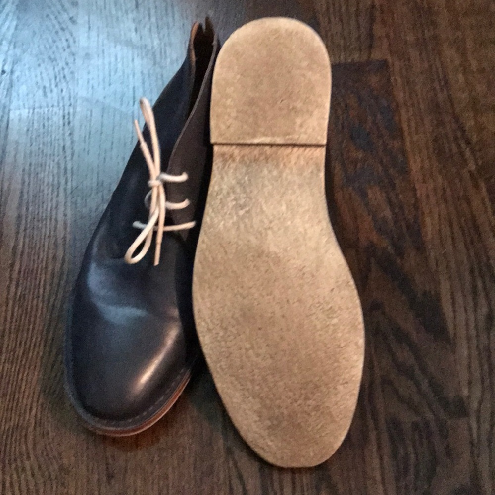 Cole Haan chukka Boots. Great condition! Leather